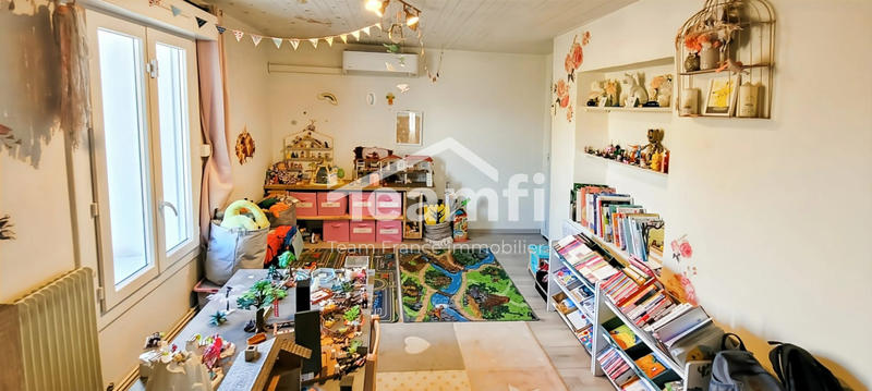 Maison - 157 m² - 7 pièces