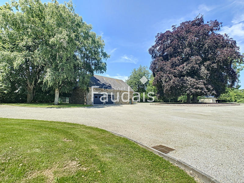 Propriété - 450 m² - 10 pièces