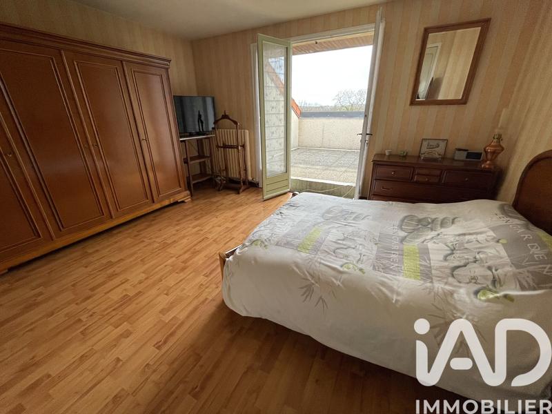 Maison - 240 m² - 6 pièces