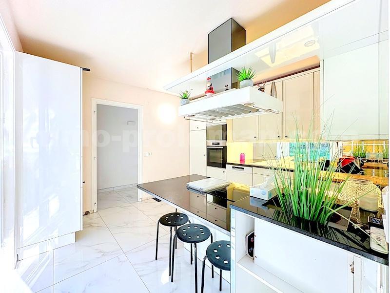 Maison - 177 m² - 5 pièces