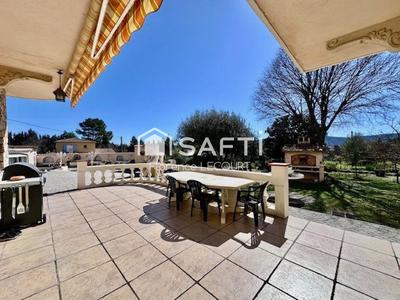 Maison - 220 m² - 7 pièces