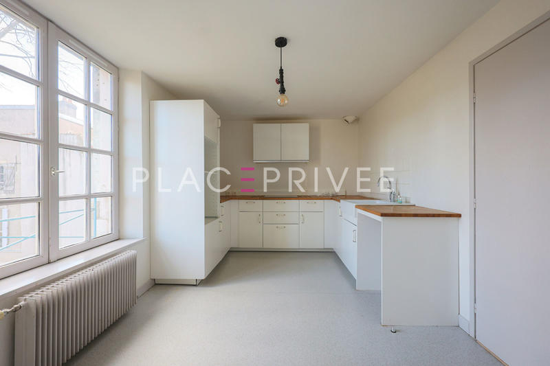 Immeuble - 17 pièces