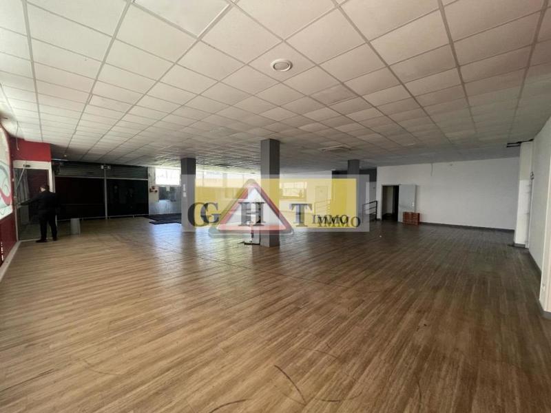 Local commercial - 846 m²
