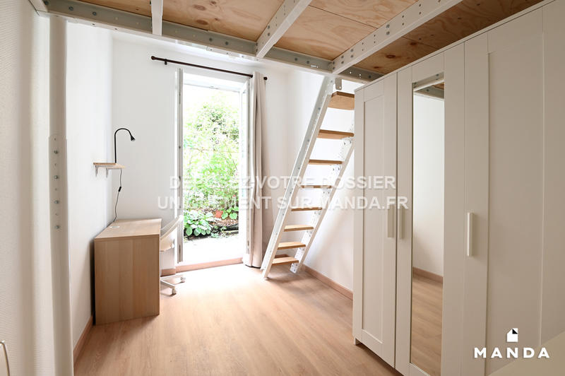 Chambre - 9 m² - 5 pièces