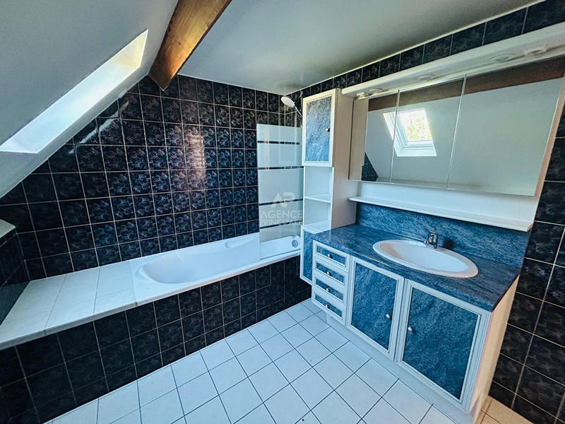 Maison - 182 m² - 7 pièces