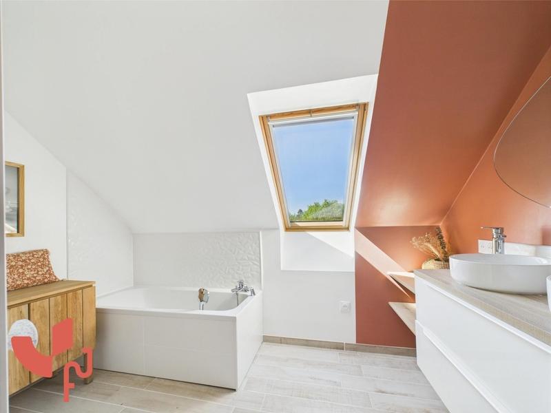 Maison - 140 m² - 6 pièces