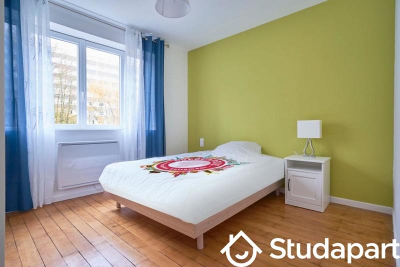 Chambre - 10 m² - 1 pièce