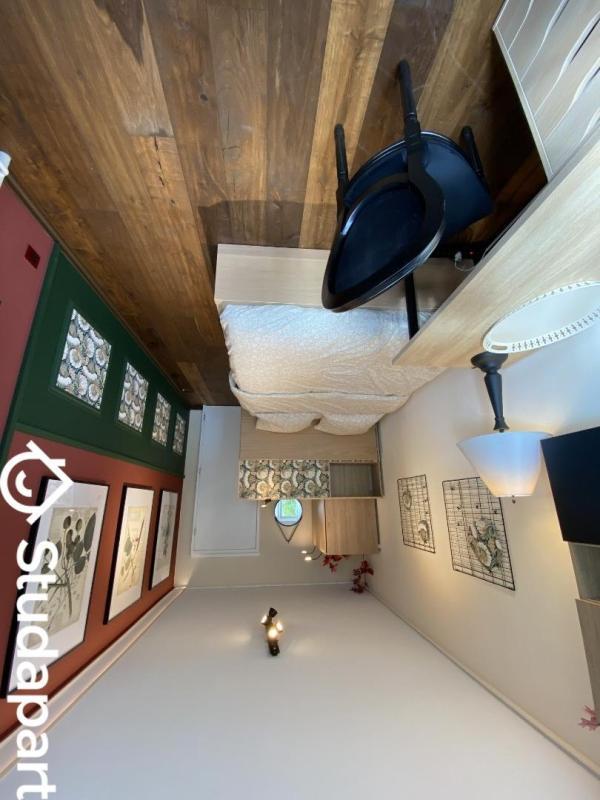 Chambre - 13 m² - 1 pièce