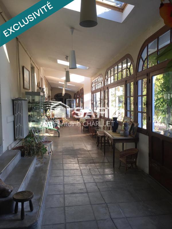 Maison - 410 m² - 11 pièces