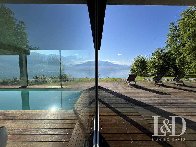 Maison - 300 m² - 8 pièces