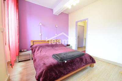 Maison - 247 m² - 9 pièces