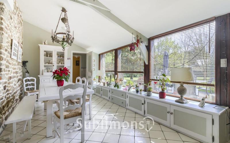 Maison - 231 m² - 9 pièces