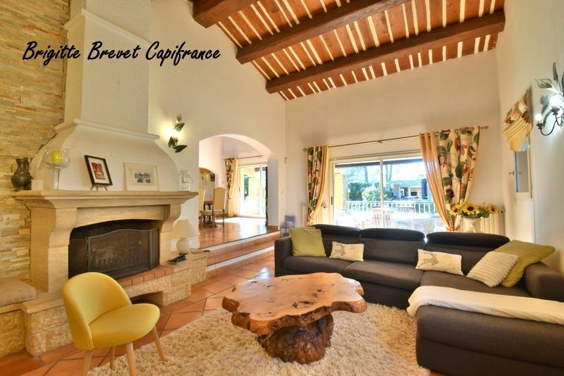 Maison - 230 m² - 6 pièces