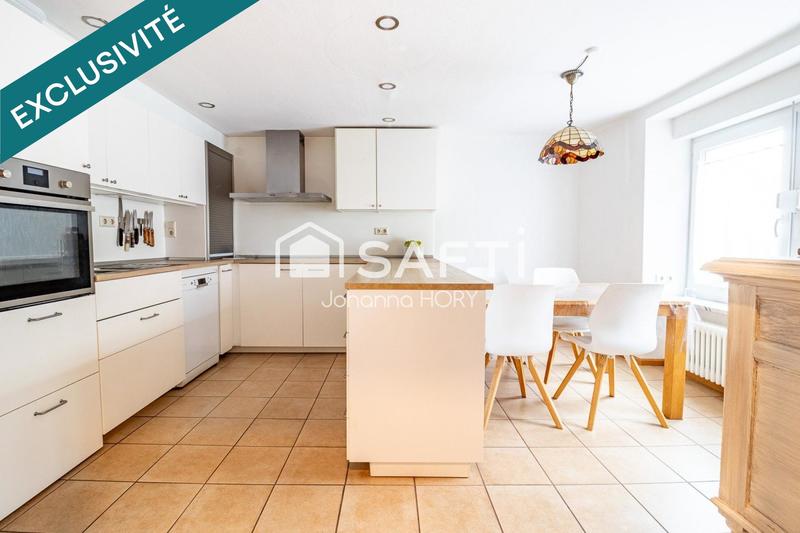 Maison - 220 m² - 11 pièces