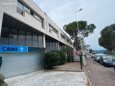 Local commercial - 280 m² - 8 pièces