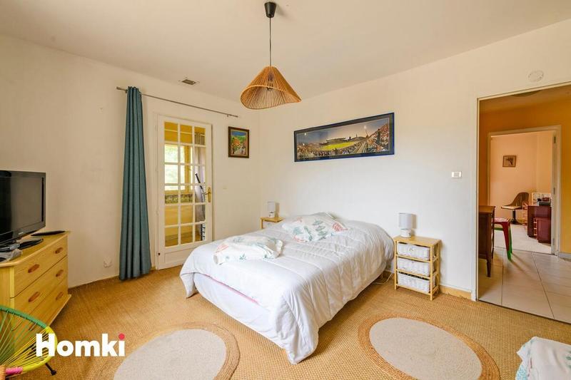 Maison - 394 m² - 12 pièces