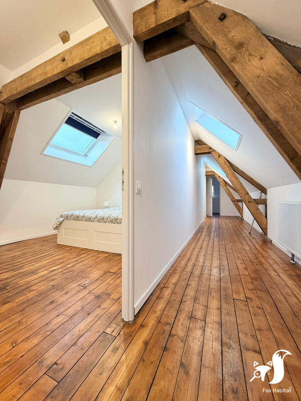 Maison - 222 m² - 7 pièces