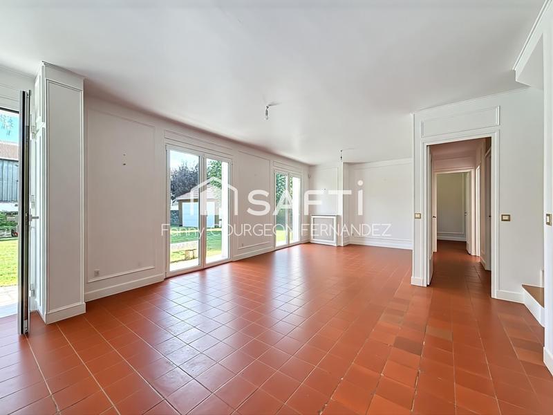 Maison - 187 m² - 8 pièces