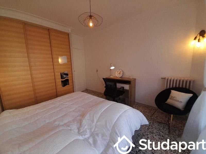 Chambre - 13 m² - 1 pièce