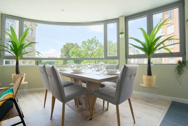 Appartement - 99 m² - 6 pièces