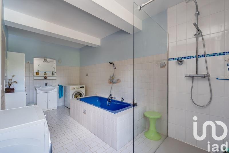 Maison - 215 m² - 6 pièces