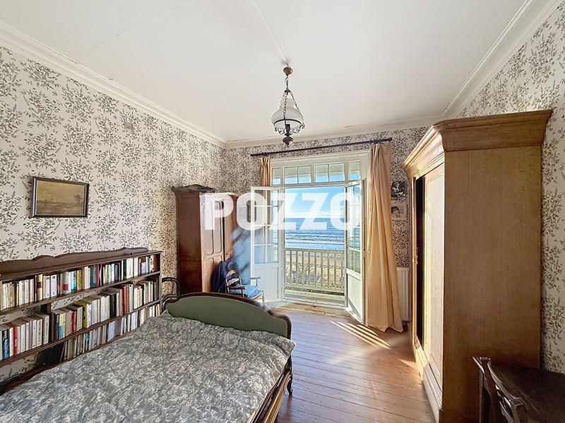 Maison - 170 m² - 10 pièces