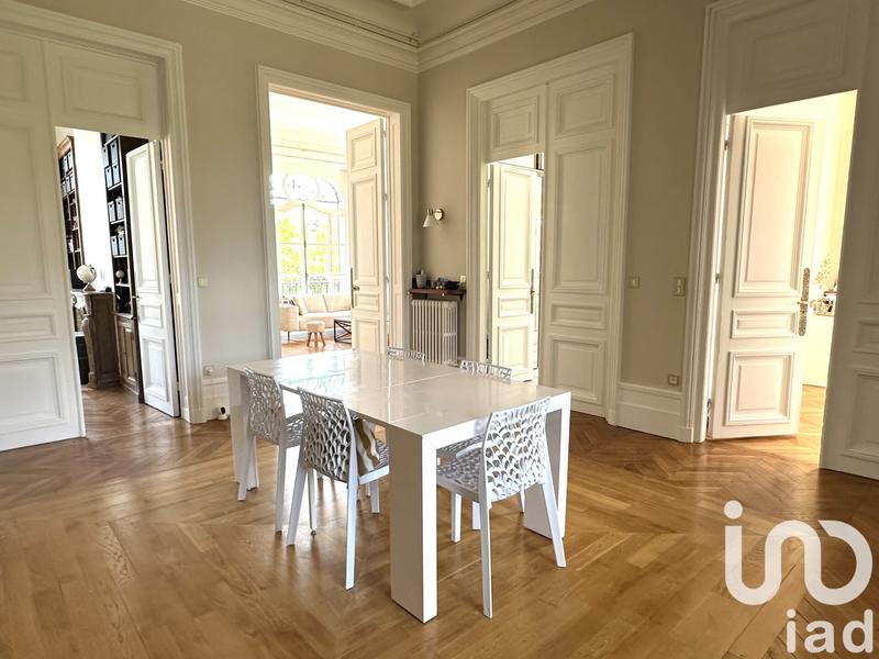 Appartement - 181 m² - 5 pièces