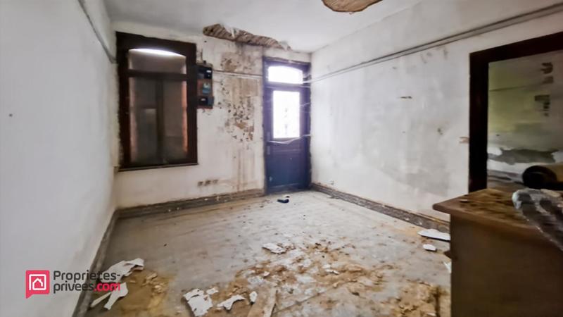 Maison - 200 m² - 12 pièces