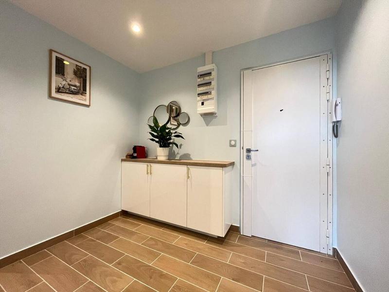 Appartement - 104 m² - 6 pièces