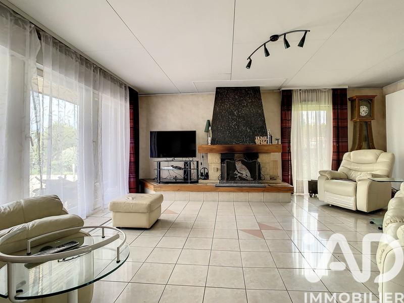 Maison - 205 m² - 8 pièces