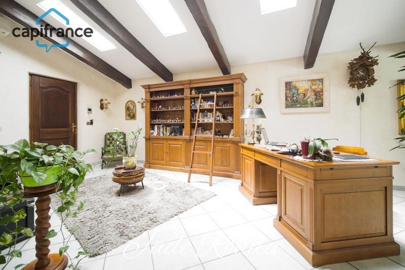 Maison - 365 m² - 11 pièces