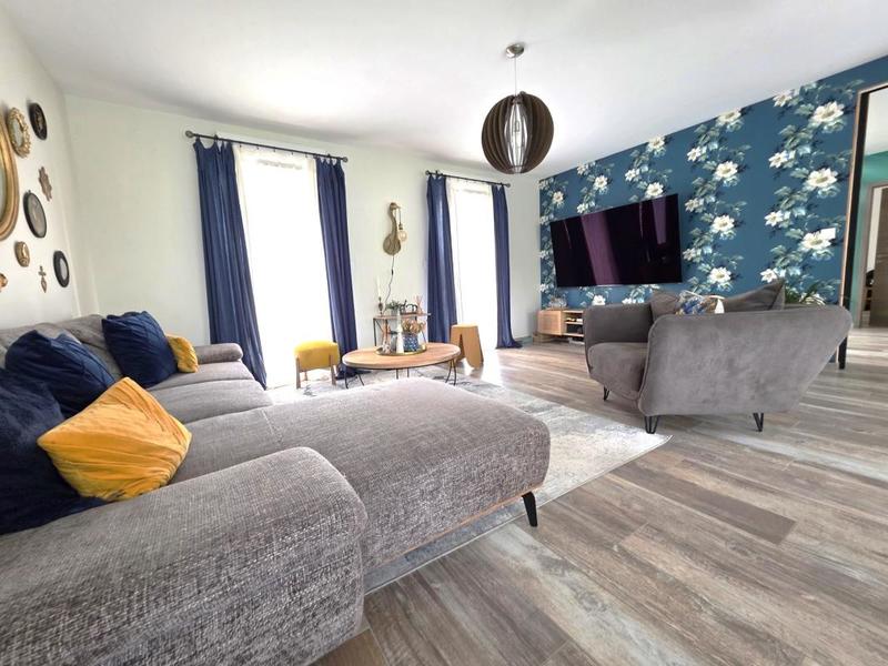 Maison - 145 m² - 8 pièces