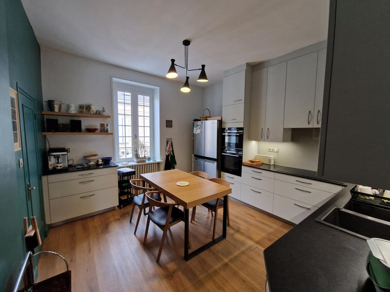 Maison - 340 m² - 12 pièces