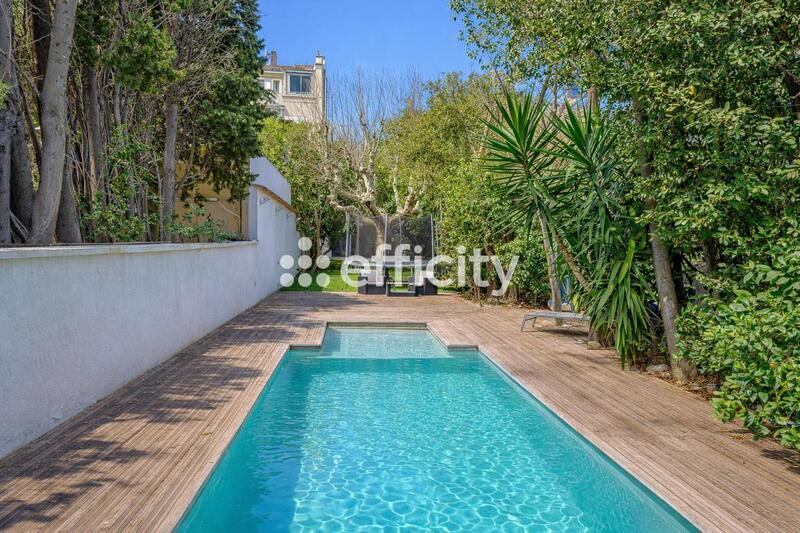 Maison - 313 m² - 6 pièces