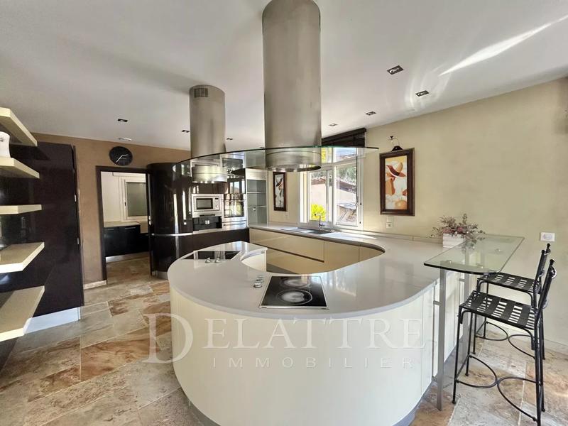 Villa - 430 m² - 10 pièces