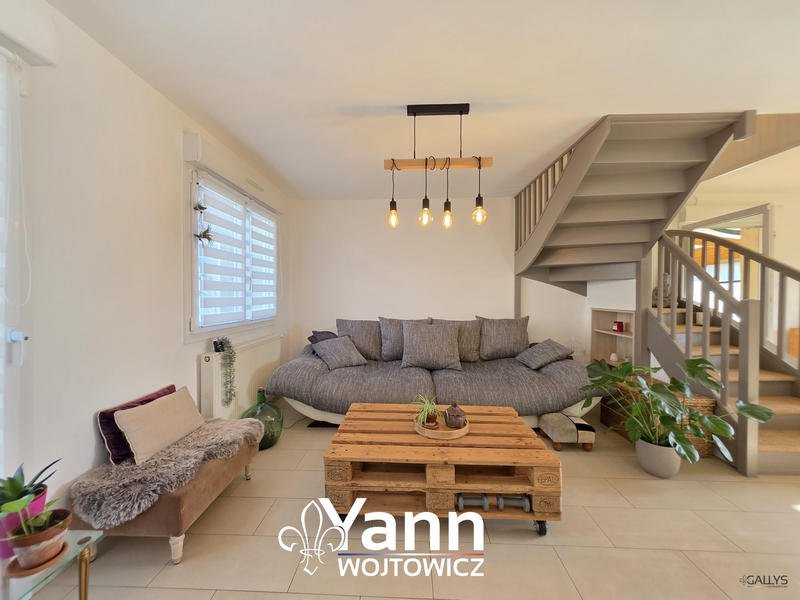 Maison - 97 m² - 5 pièces