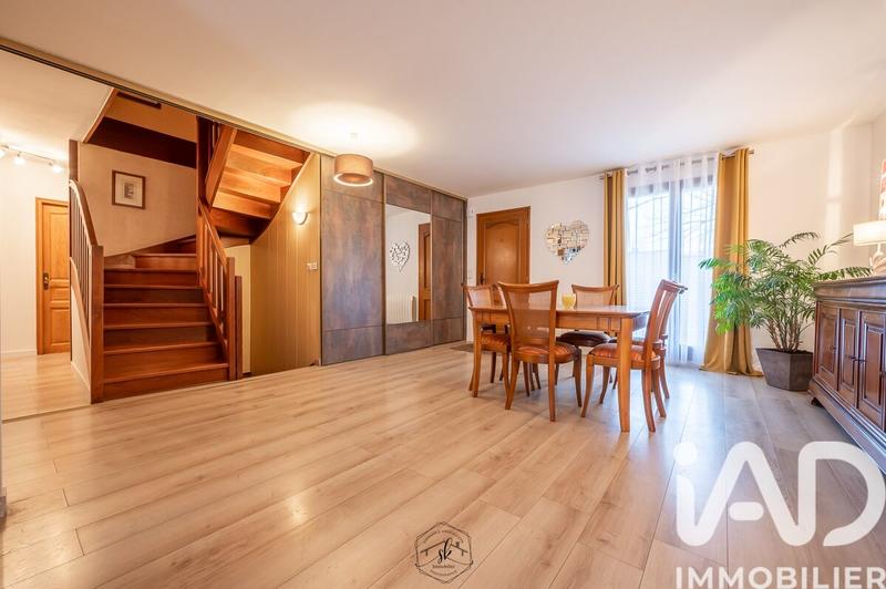 Maison - 159 m² - 6 pièces