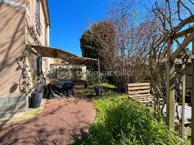 Maison traditionnelle - 153 m² - 6 pièces