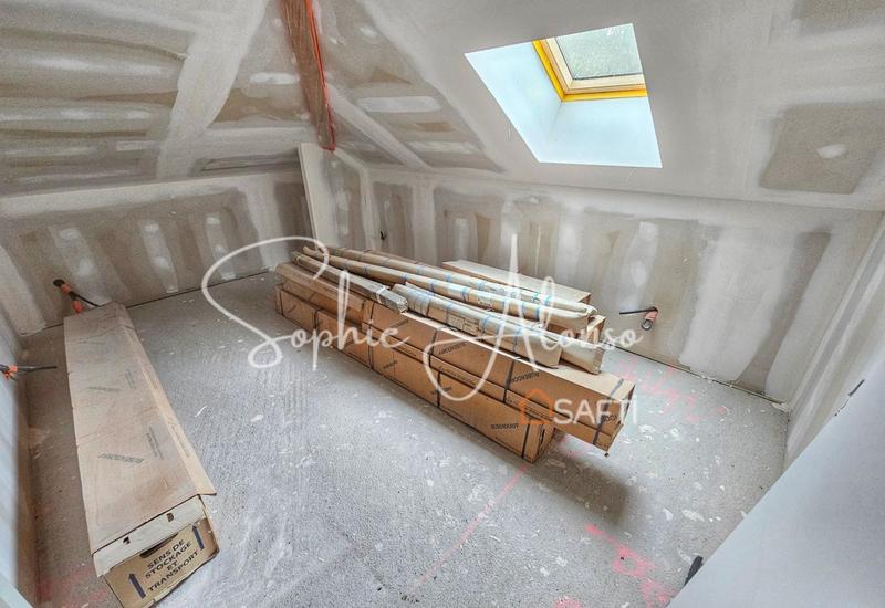 Maison - 243 m² - 7 pièces