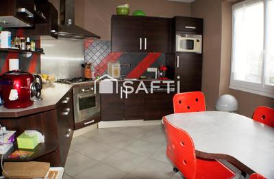 Maison - 167 m² - 8 pièces