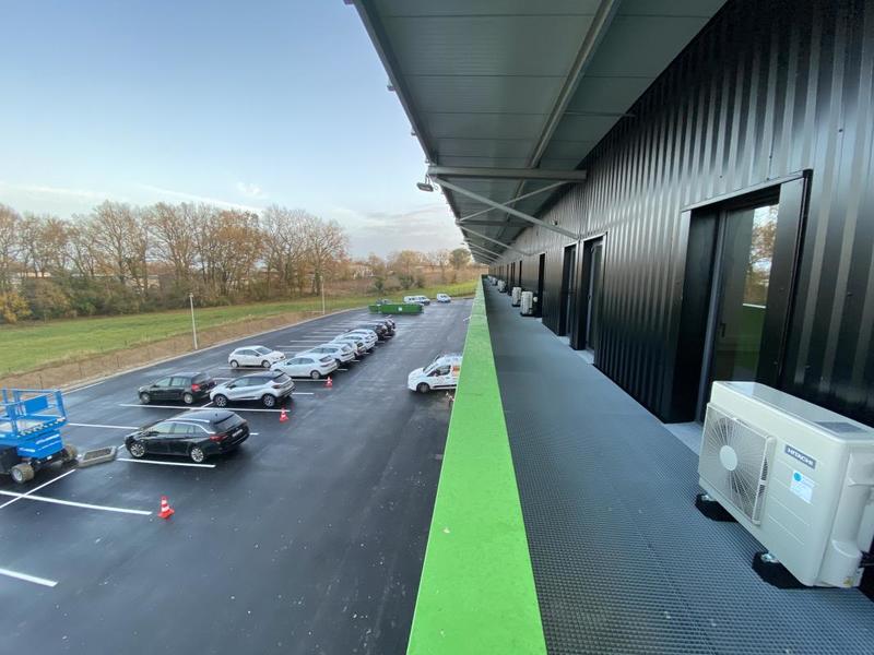 Entrepôt - 295 m² - 4 pièces