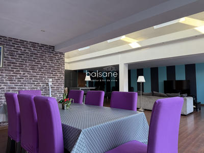 Loft - 242 m² - 6 pièces