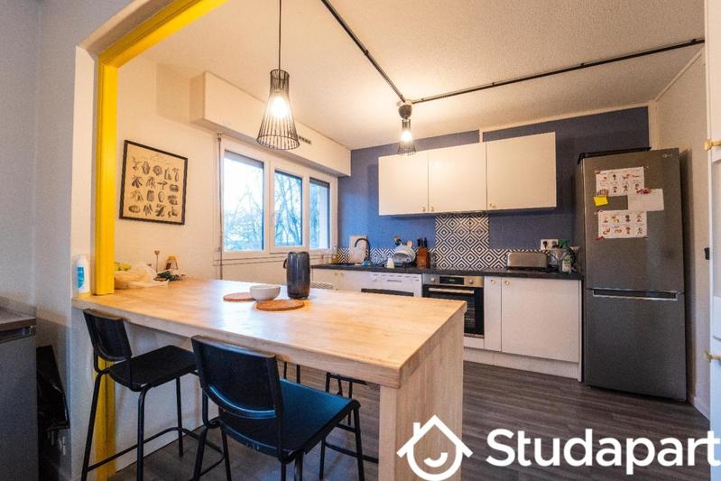 Chambre - 11 m² - 1 pièce