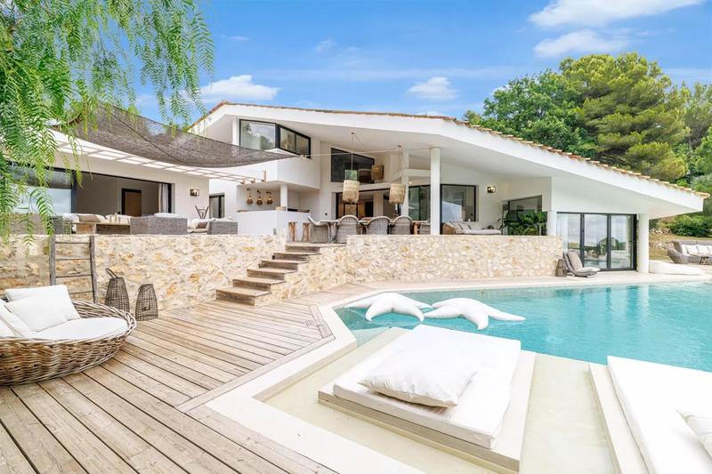 Appartement - 257 m² - 8 pièces