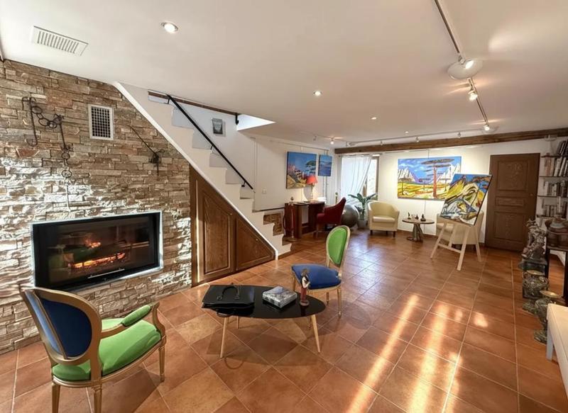 Appartement - 202 m² - 8 pièces