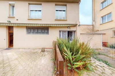 Immeuble - 136 m² - 6 pièces