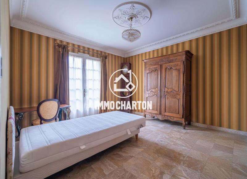 Maison - 212 m² - 8 pièces