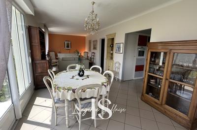 Maison - 187 m² - 6 pièces