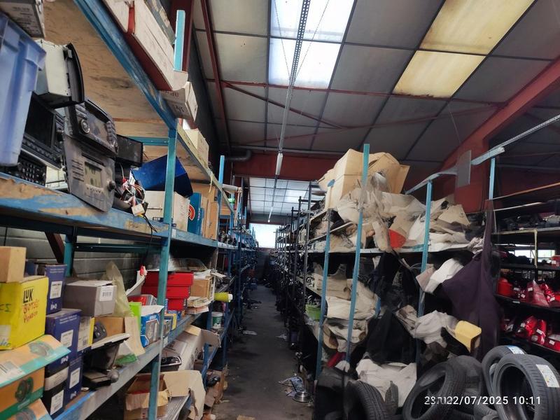 Entrepôt - 5 400 m²