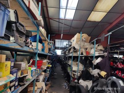 Entrepôt - 5 400 m²